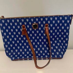 NEW WITH TAGS! Dooney & Bourke Mets Bag
